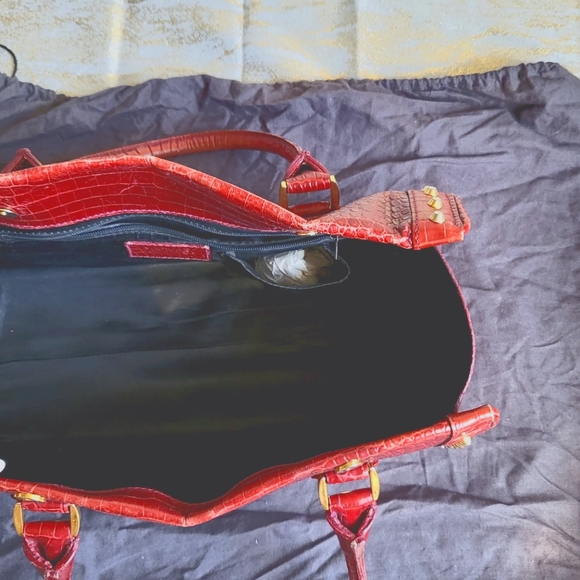 Vintage Red crocodile embossed leather with gold studs - Picture 8 of 10